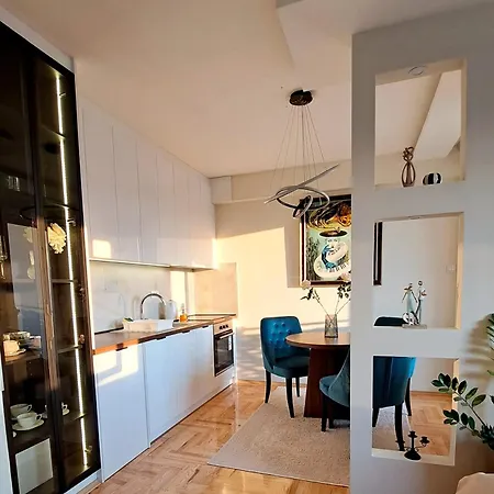 Jacuzzi Life Διαμέρισμα Σουμπότικα