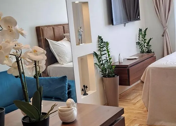 Jacuzzi Life Apartment *